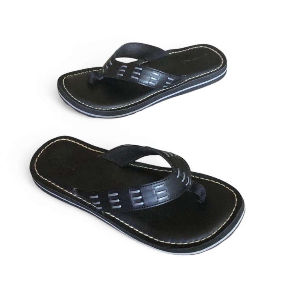 Clarks Women’s Black Flip-Flop Sandals with Padded Strap Size 7